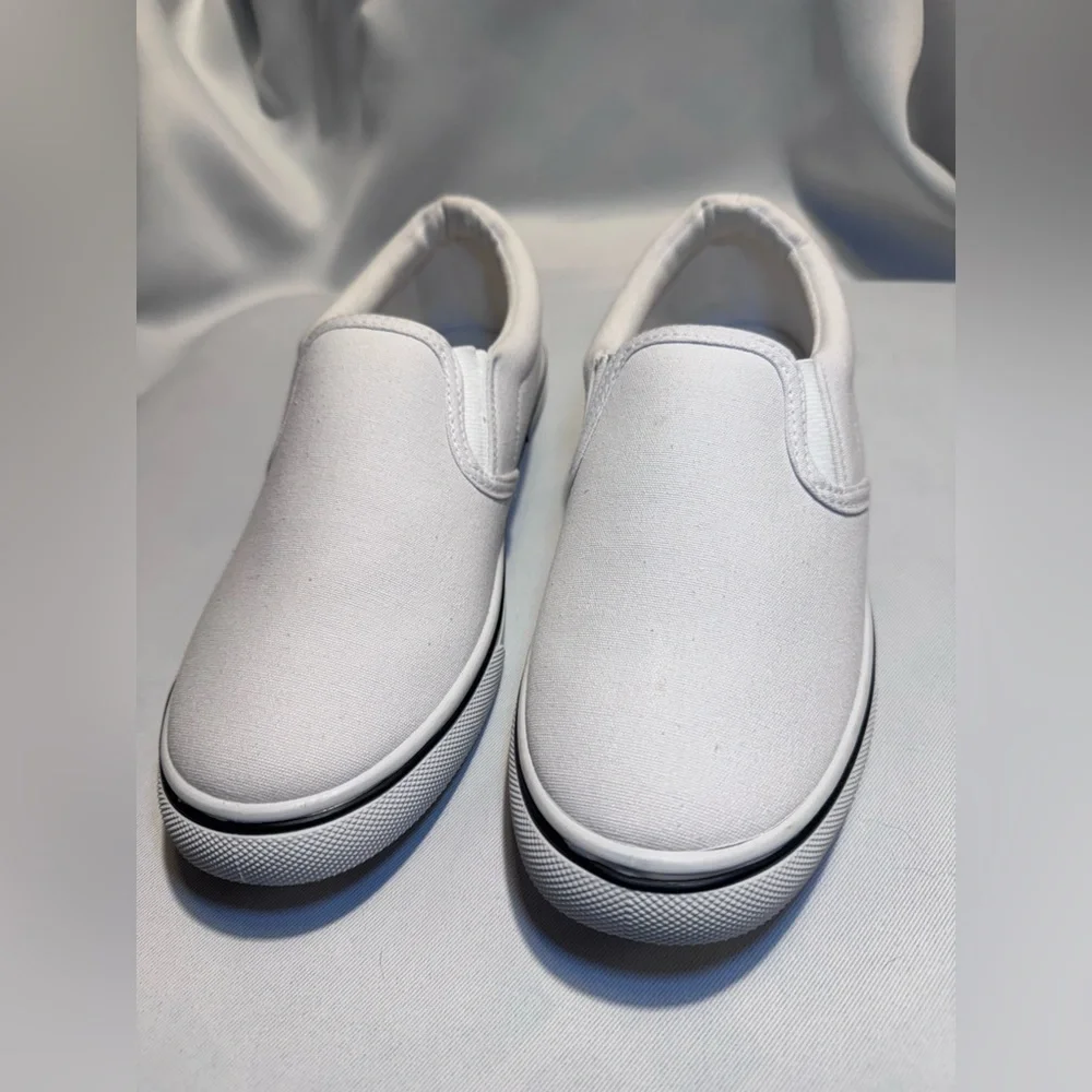 Charles Albert Women’s White Canvas Slip-On Shoes, Size 8